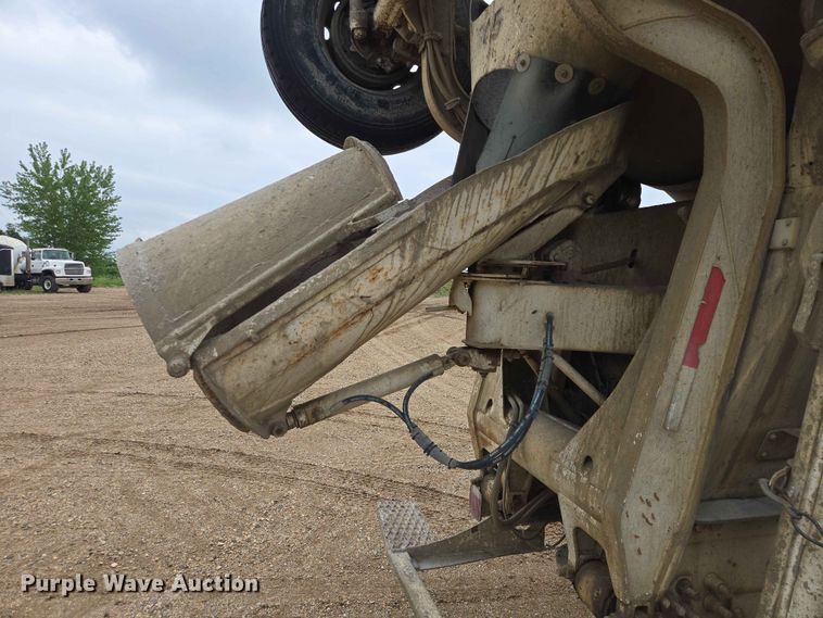 image for item DP8946 2001 Kenworth W900 ready mix truck