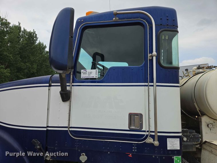 image for item DP8946 2001 Kenworth W900 ready mix truck