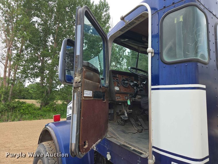 image for item DP8946 2001 Kenworth W900 ready mix truck