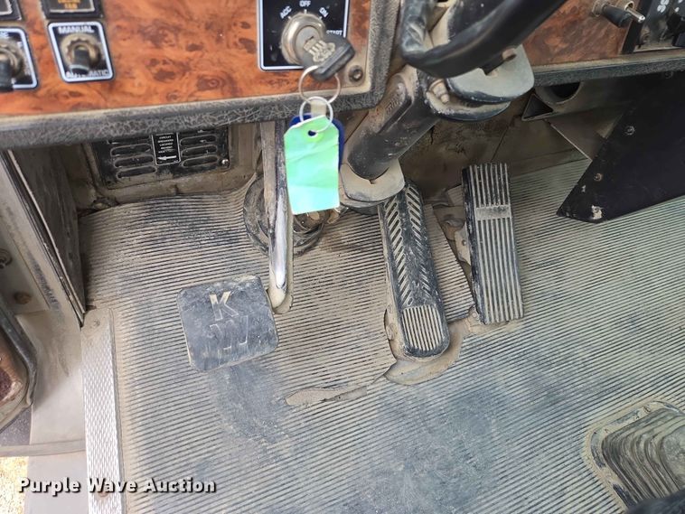 image for item DP8946 2001 Kenworth W900 ready mix truck