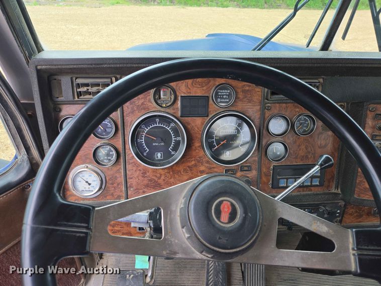image for item DP8946 2001 Kenworth W900 ready mix truck