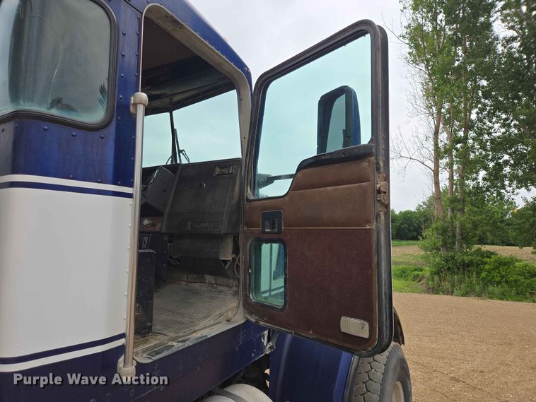 image for item DP8946 2001 Kenworth W900 ready mix truck