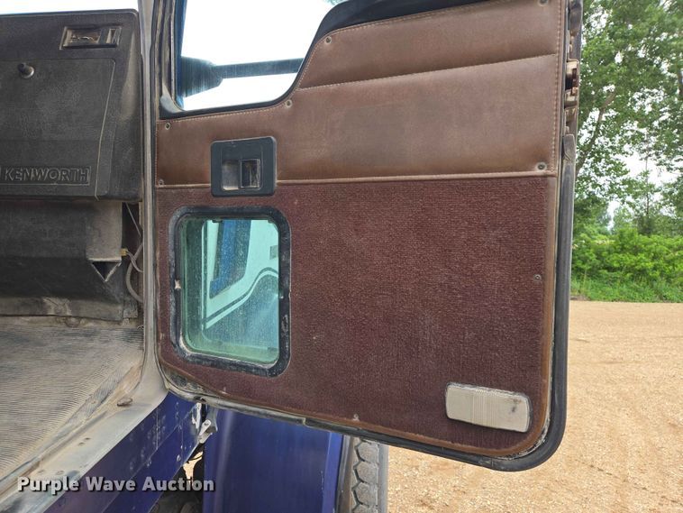 image for item DP8946 2001 Kenworth W900 ready mix truck