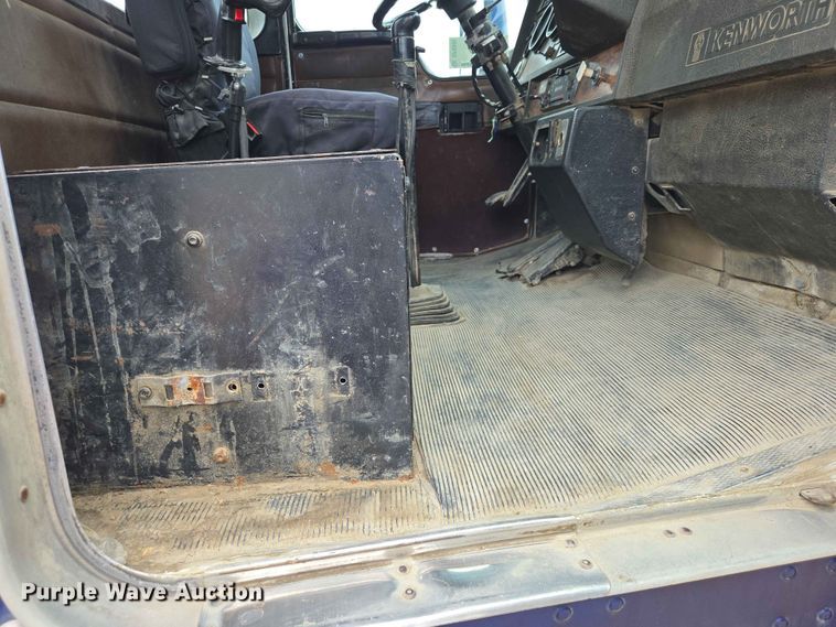 image for item DP8946 2001 Kenworth W900 ready mix truck