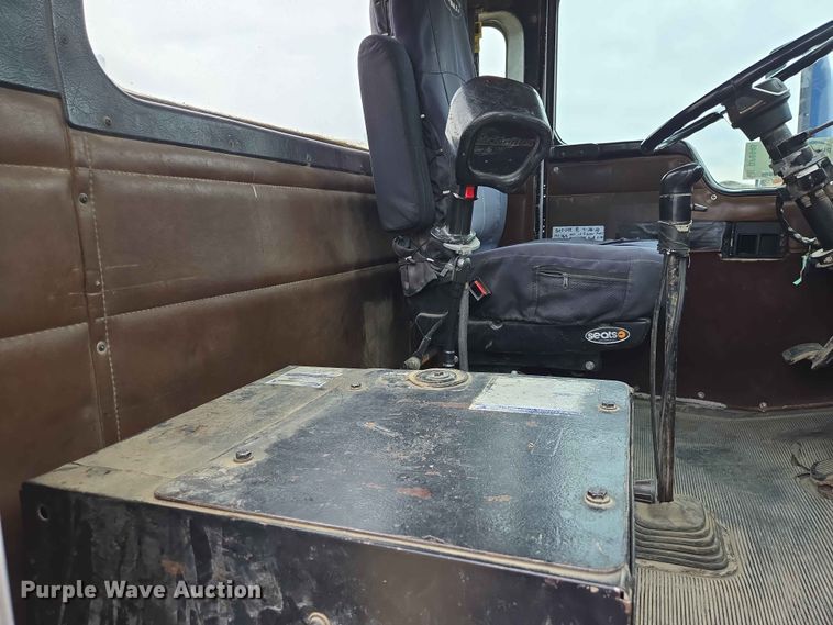 image for item DP8946 2001 Kenworth W900 ready mix truck