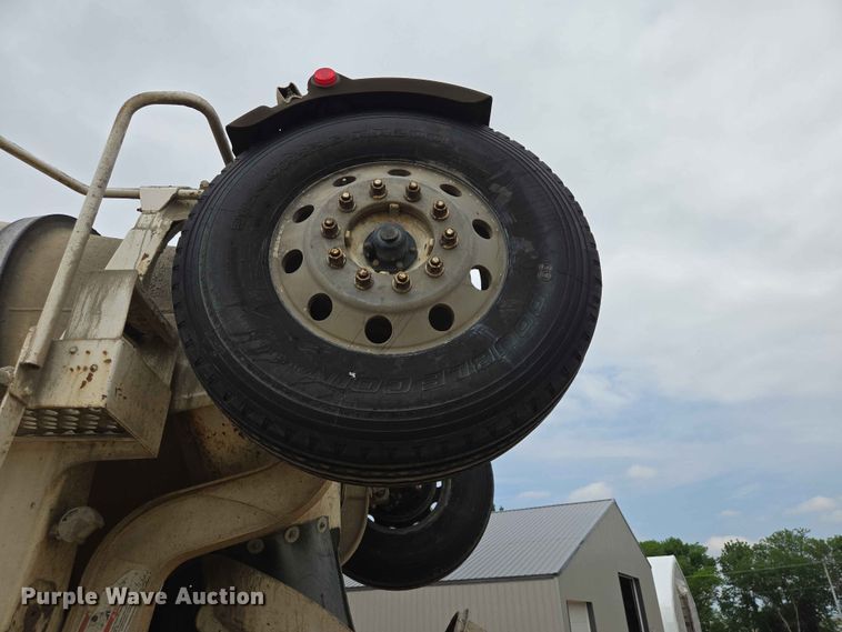 image for item DP8946 2001 Kenworth W900 ready mix truck