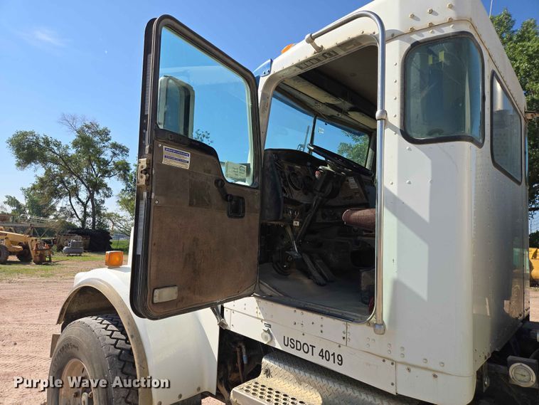 image for item DP8947 2003 Kenworth W900 ready mix truck
