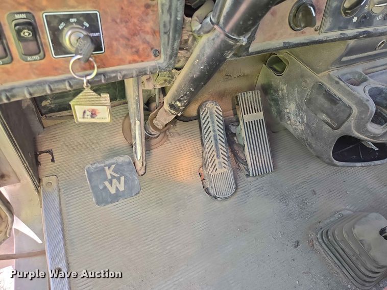 image for item DP8947 2003 Kenworth W900 ready mix truck