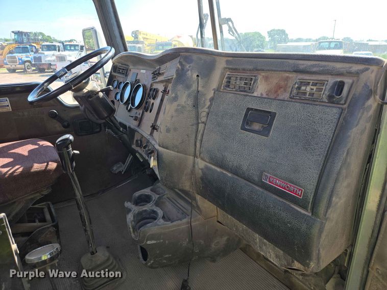 image for item DP8947 2003 Kenworth W900 ready mix truck