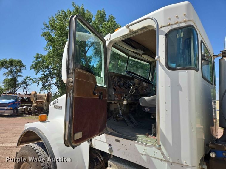 image for item DP8950 2000 Kenworth W900 ready mix truck