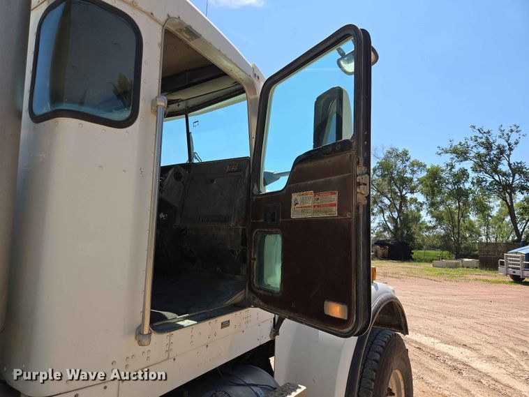 image for item DP8950 2000 Kenworth W900 ready mix truck