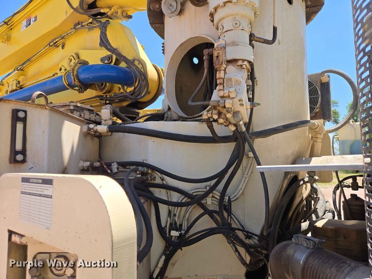 image for item DP8951 2002 Freightliner Condor concrete pump truck