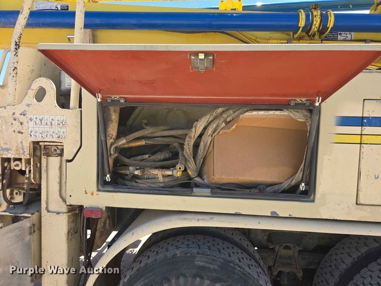 image for item DP8951 2002 Freightliner Condor concrete pump truck