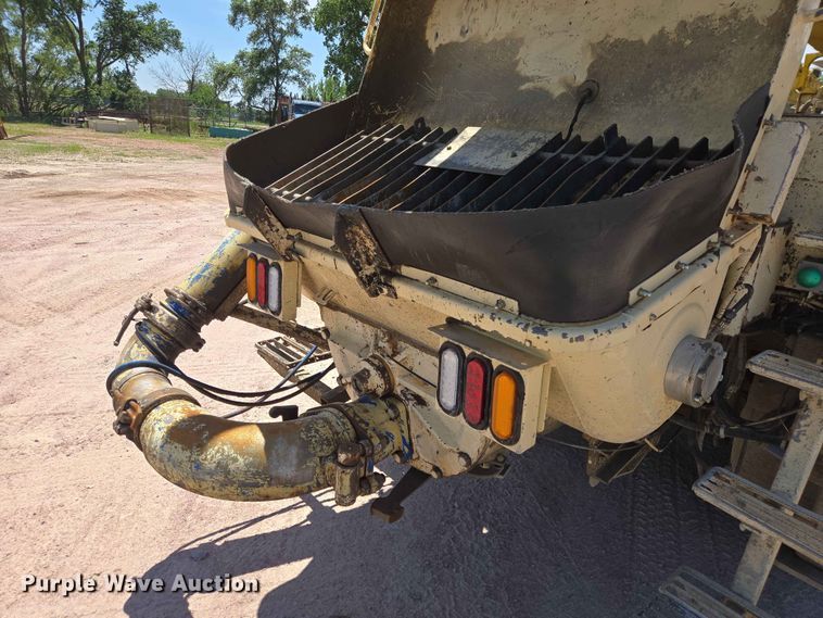 image for item DP8951 2002 Freightliner Condor concrete pump truck