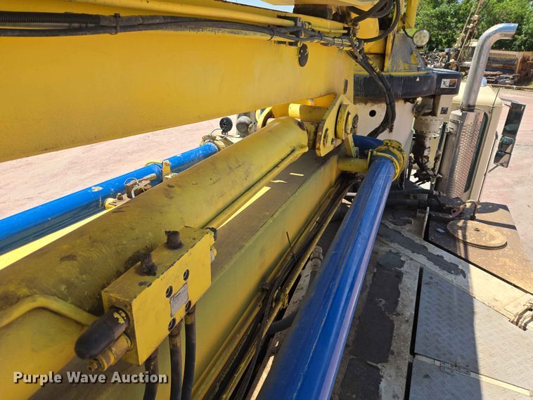 image for item DP8951 2002 Freightliner Condor concrete pump truck