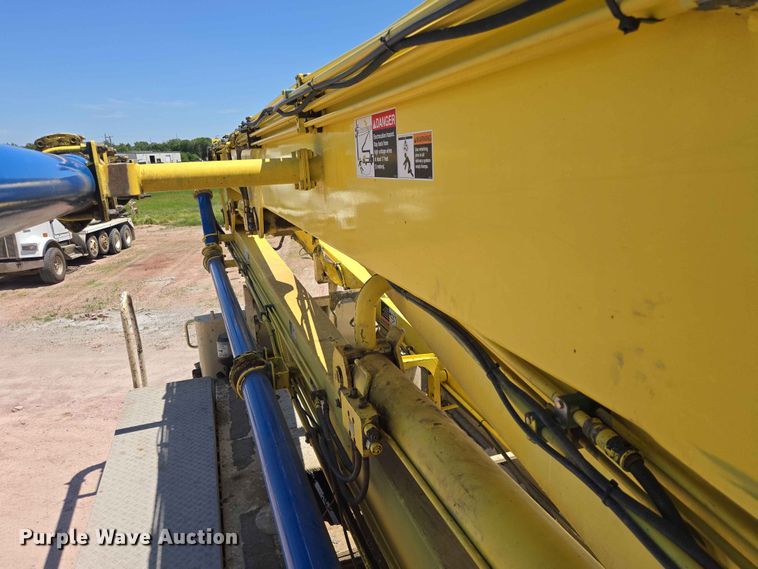 image for item DP8951 2002 Freightliner Condor concrete pump truck