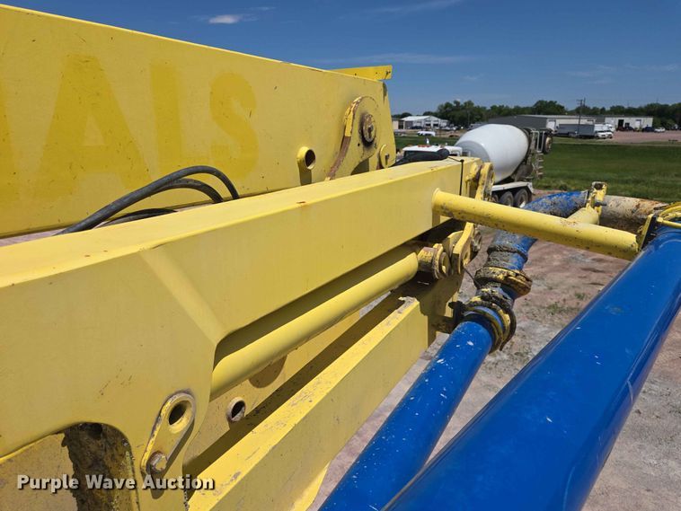 image for item DP8951 2002 Freightliner Condor concrete pump truck