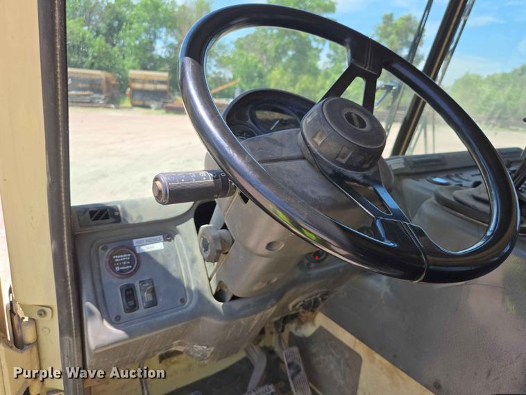 image for item DP8951 2002 Freightliner Condor concrete pump truck