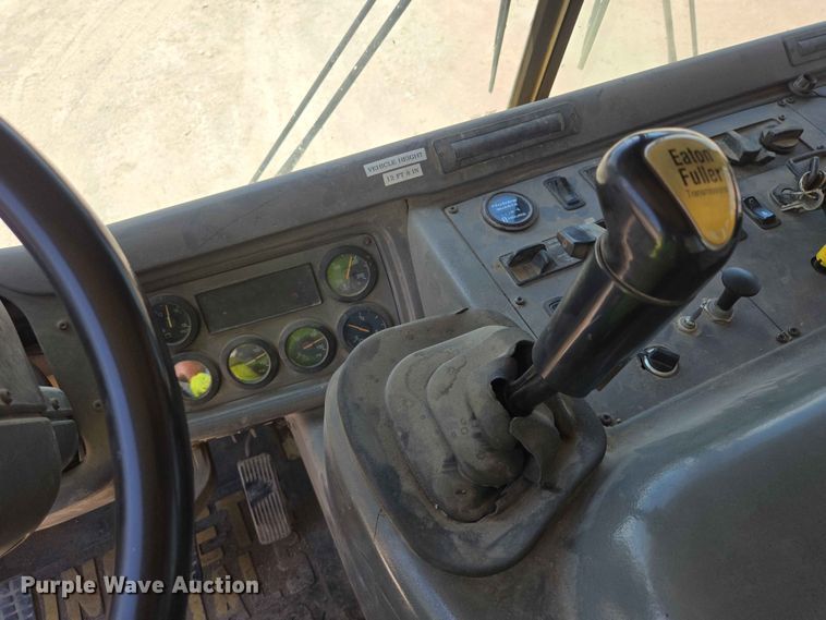 image for item DP8951 2002 Freightliner Condor concrete pump truck