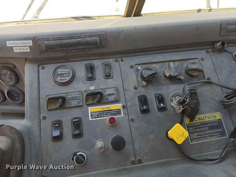 image for item DP8951 2002 Freightliner Condor concrete pump truck