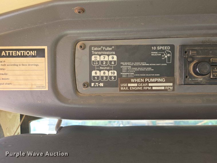 image for item DP8951 2002 Freightliner Condor concrete pump truck