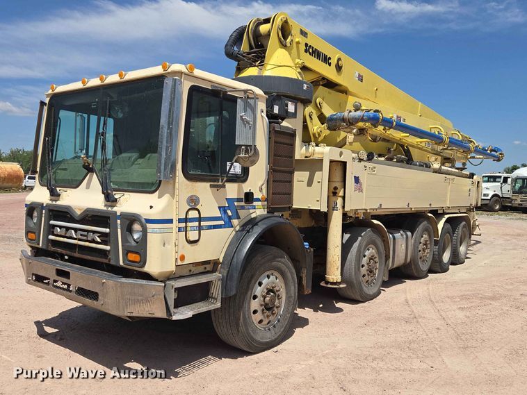 image for item DP8952 2013 Mack MRU 613 concrete pump truck