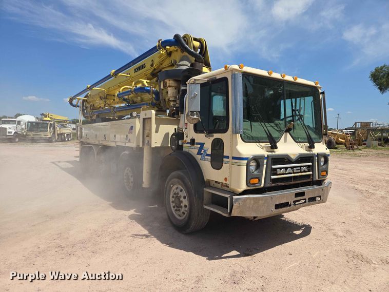 image for item DP8952 2013 Mack MRU 613 concrete pump truck