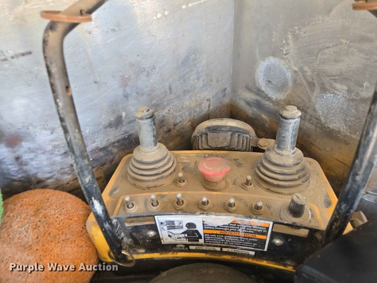 image for item DP8952 2013 Mack MRU 613 concrete pump truck