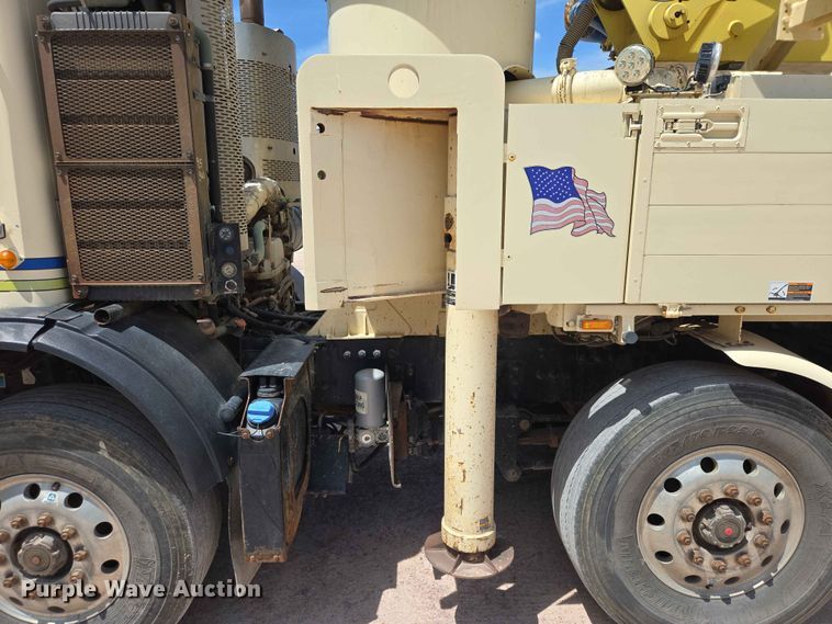 image for item DP8952 2013 Mack MRU 613 concrete pump truck