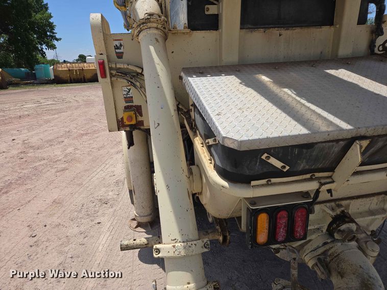 image for item DP8952 2013 Mack MRU 613 concrete pump truck