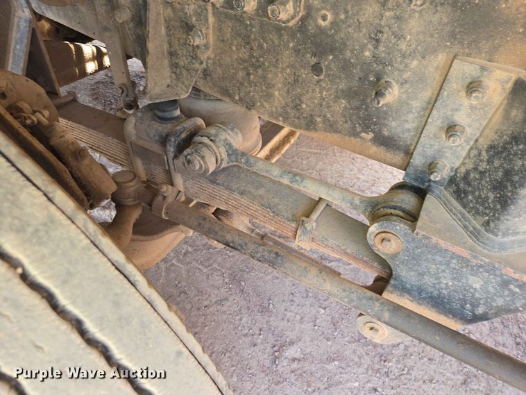 image for item DP8952 2013 Mack MRU 613 concrete pump truck