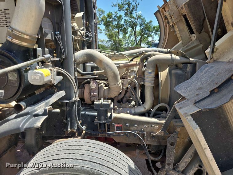 image for item DP8952 2013 Mack MRU 613 concrete pump truck