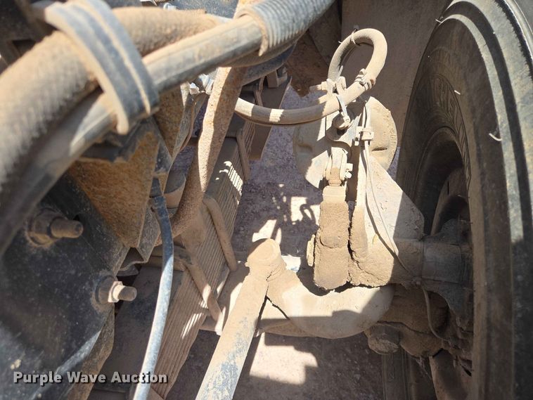 image for item DP8952 2013 Mack MRU 613 concrete pump truck