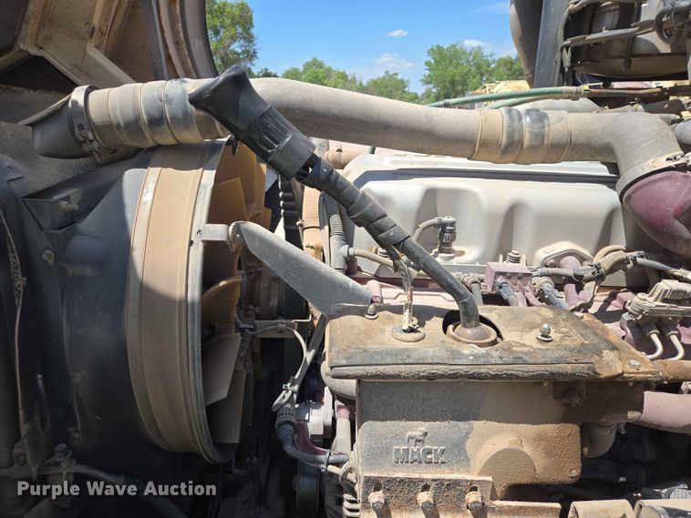 image for item DP8952 2013 Mack MRU 613 concrete pump truck