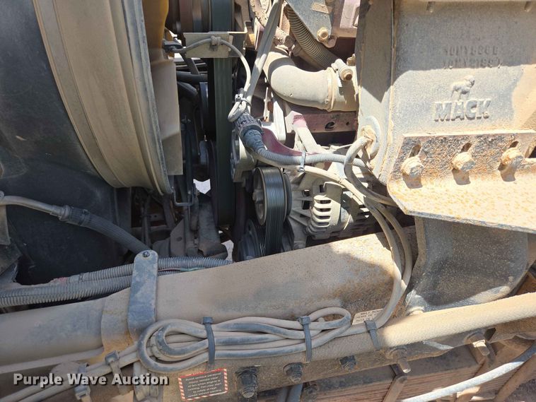 image for item DP8952 2013 Mack MRU 613 concrete pump truck