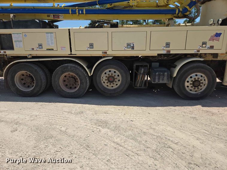 image for item DP8952 2013 Mack MRU 613 concrete pump truck