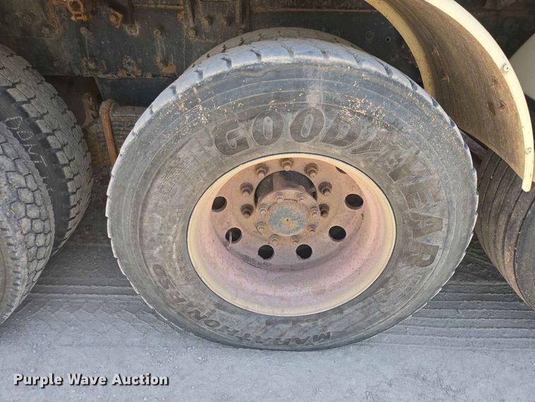 image for item DP8952 2013 Mack MRU 613 concrete pump truck