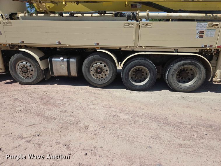 image for item DP8952 2013 Mack MRU 613 concrete pump truck