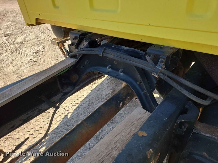 image for item DP8958 1998 Ford truck cab and chassis
