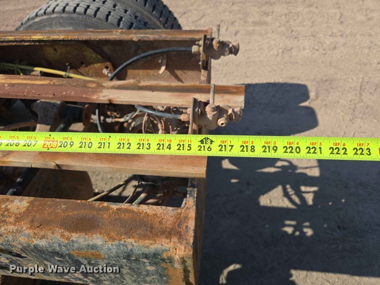 image for item DP8958 1998 Ford truck cab and chassis
