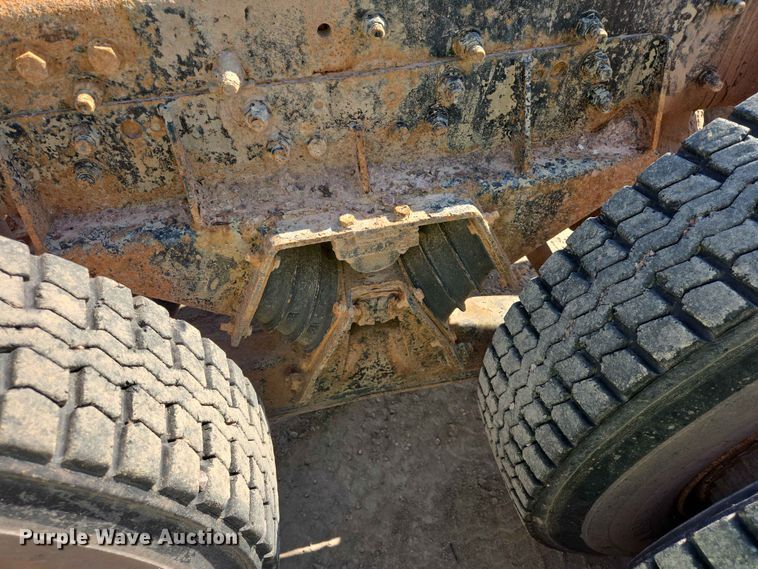 image for item DP8958 1998 Ford truck cab and chassis