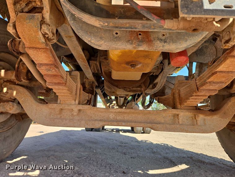 image for item DP8958 1998 Ford truck cab and chassis