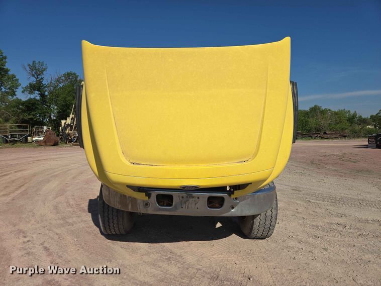 image for item DP8958 1998 Ford truck cab and chassis