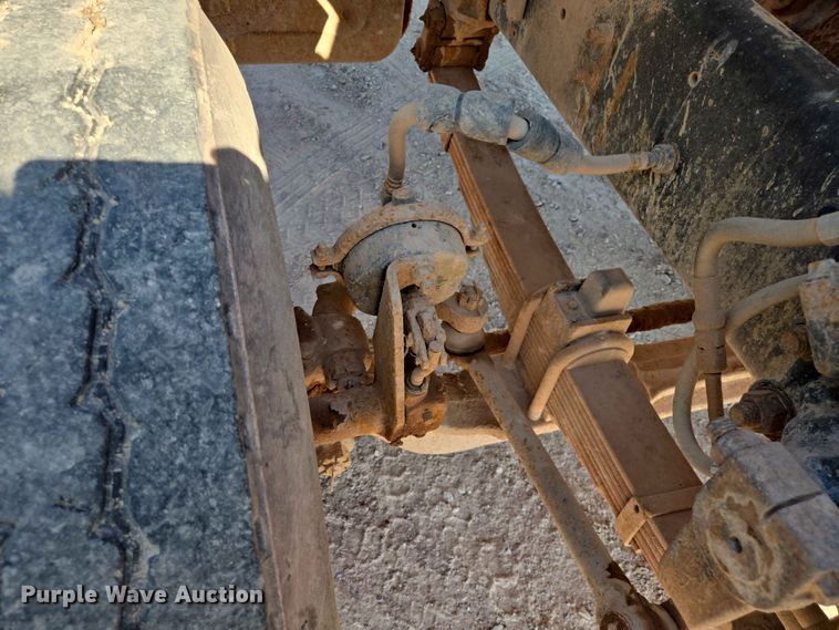 image for item DP8958 1998 Ford truck cab and chassis