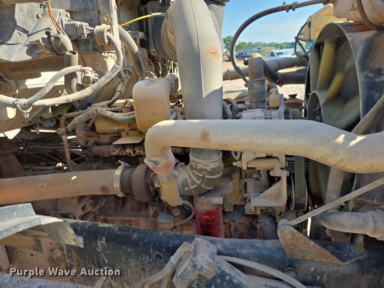 image for item DP8958 1998 Ford truck cab and chassis