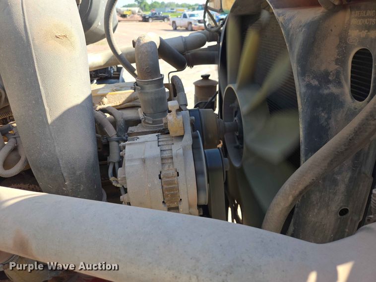image for item DP8958 1998 Ford truck cab and chassis