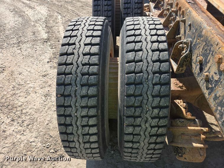 image for item DP8958 1998 Ford truck cab and chassis