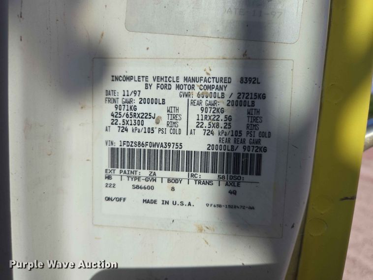 image for item DP8958 1998 Ford truck cab and chassis