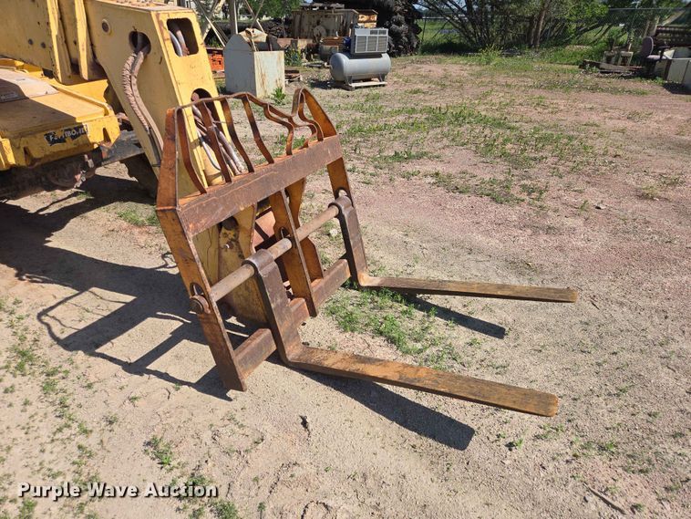 image for item DP8960 Pettibone 8044 telehandler