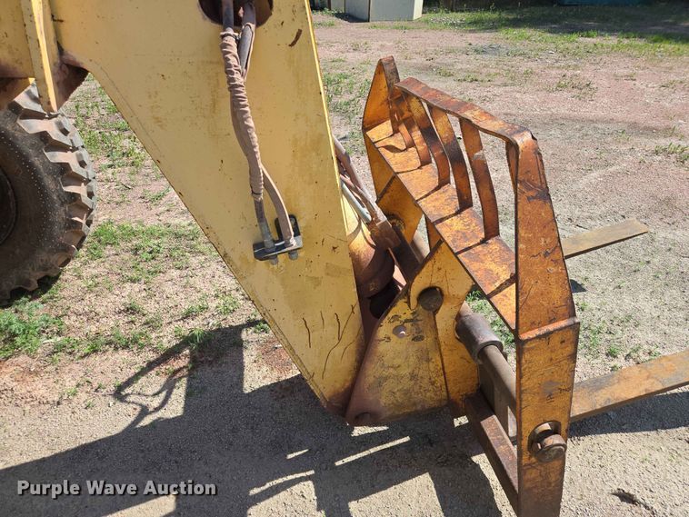 image for item DP8960 Pettibone 8044 telehandler
